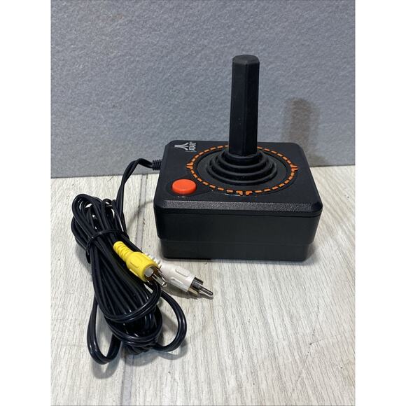 Atari 2600 Joystick 10-in-1 Plug N Play TV Video Game # 09560 Tested Working - Picture 4 of 8